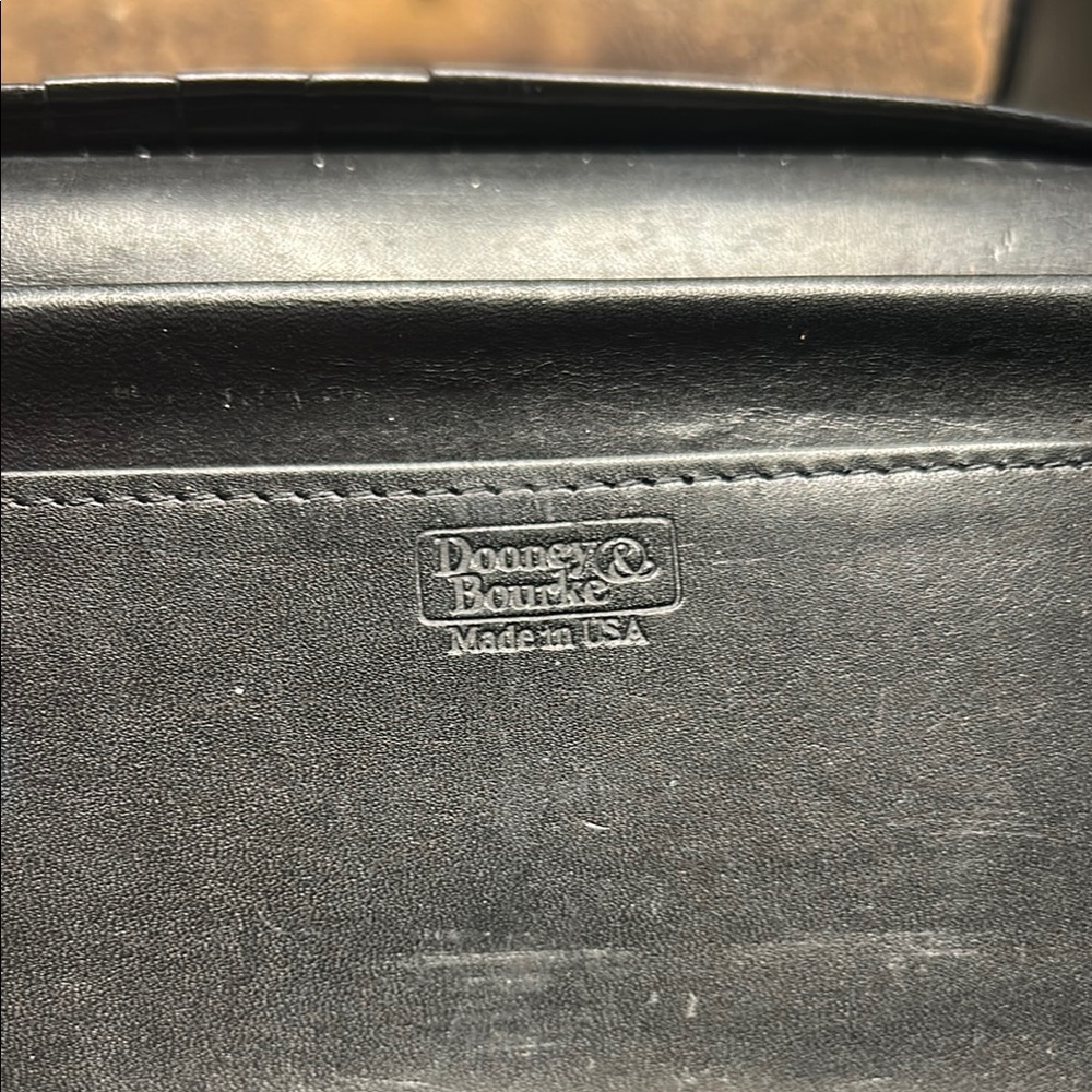 Vintage Dooney & Bourke polished Black Leather wallet/checkbook organizer - Picture 13 of 13